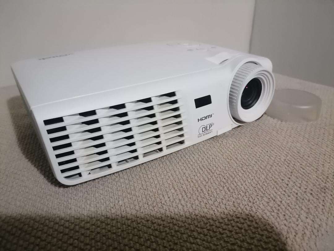VIVITEK  D510HDMI 3D READY DLP PROJECTOR