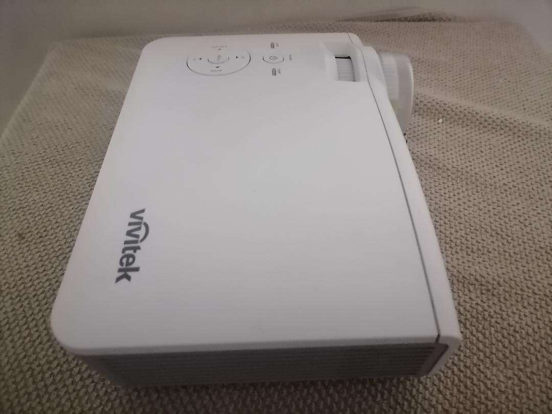 VIVITEK  D510HDMI 3D READY DLP PROJECTOR