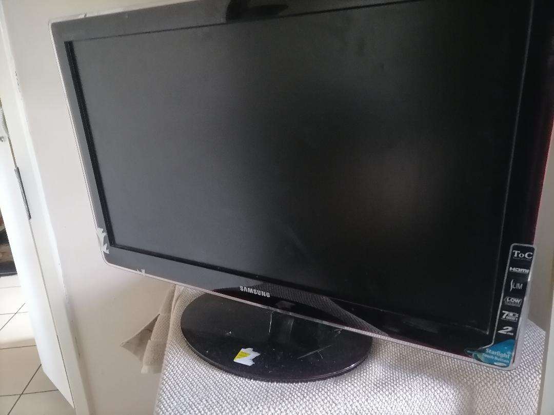 Samsung SyncMaster P2770H 27" Monitor