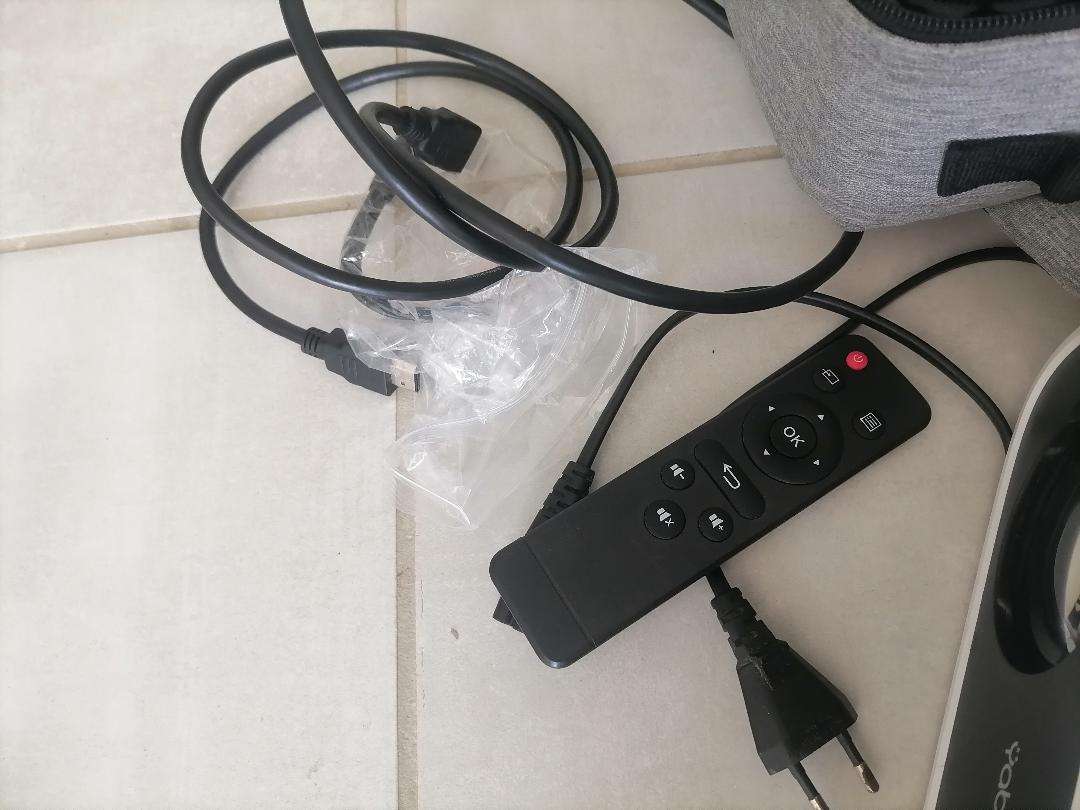 Defective YABER Bluetooth 5.0 Pro V8 1080P Native Projector with Wifi 6