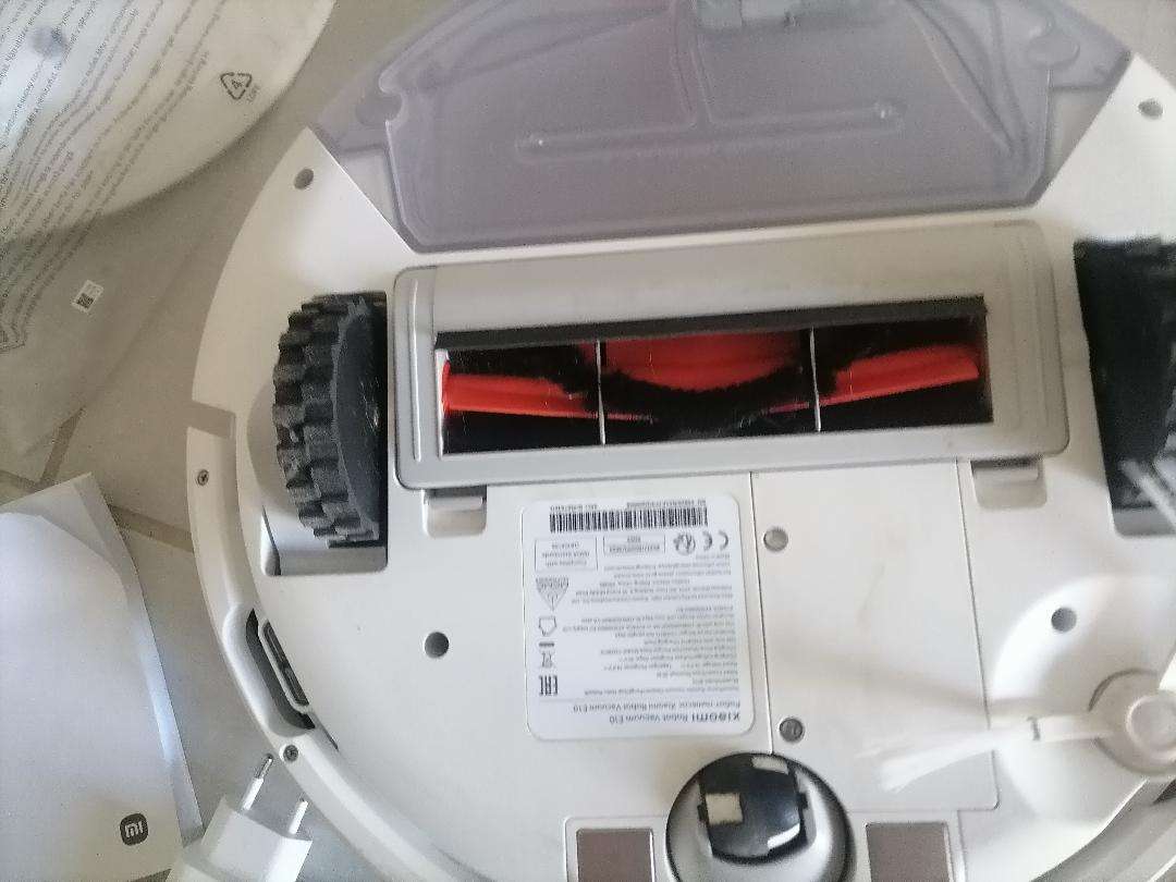 Defective Xiaomi E10 Smart Robot Vac/Mop, Charging Station in Box