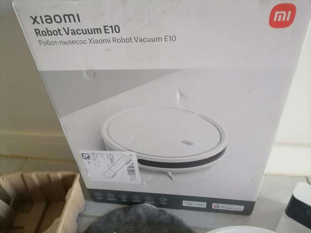 Defective Xiaomi E10 Smart Robot Vac/Mop, Charging Station in Box