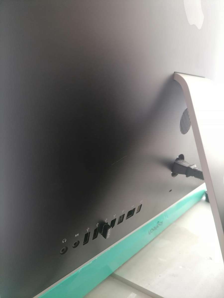 Apple A1224 iMac, working with keyboard and mouse