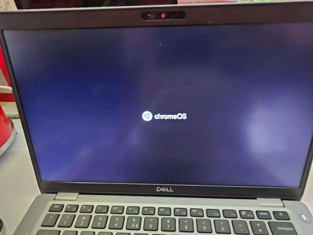 i5 TH GEN CHROMEBOOK. 4GB RAM, 128GB NVME SSD.