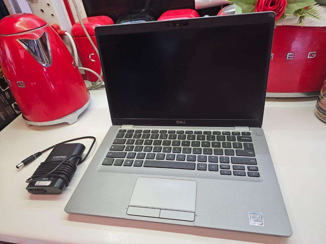 i5 TH GEN CHROMEBOOK. 4GB RAM, 128GB NVME SSD.