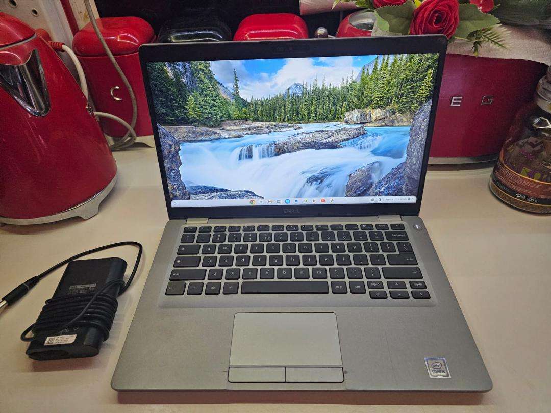 i5 TH GEN CHROMEBOOK. 4GB RAM, 128GB NVME SSD.