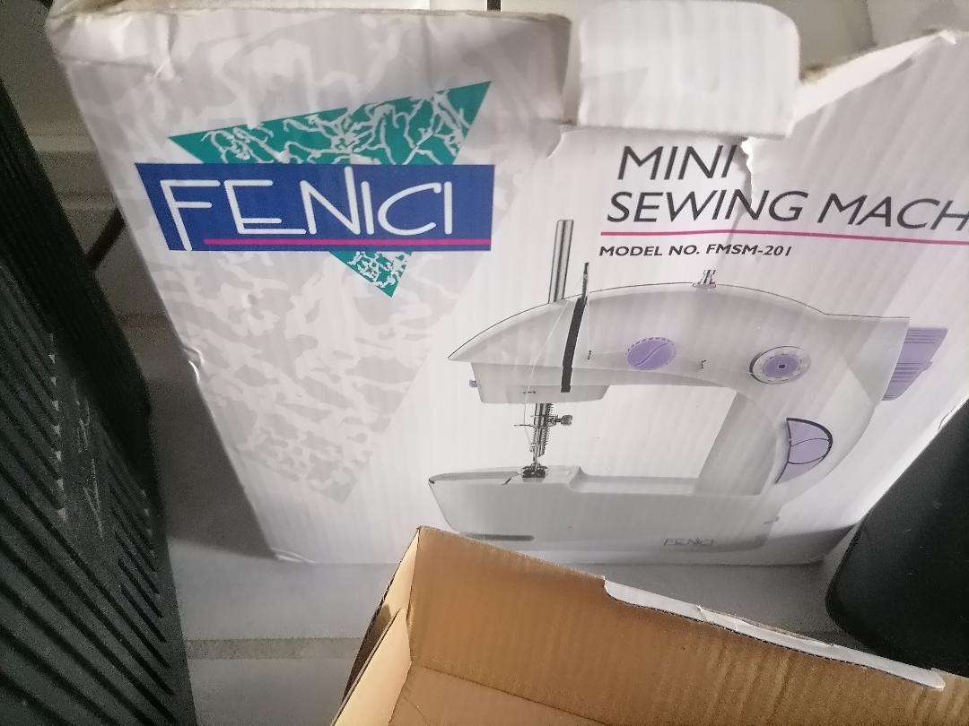 *Weekend Special*BULK LOT OF UNTESTED ELECTRONICS*ONE BID FOR THE LOT*