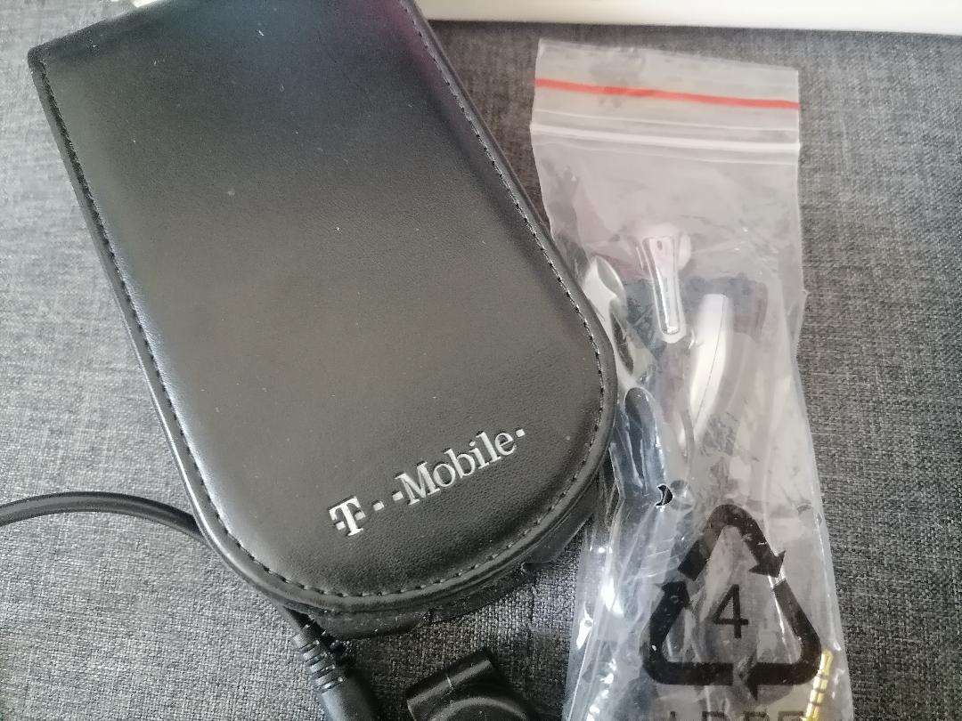 T-Mobile Pocket PC PW10A2 with Pouch, Cables, etc. in Box