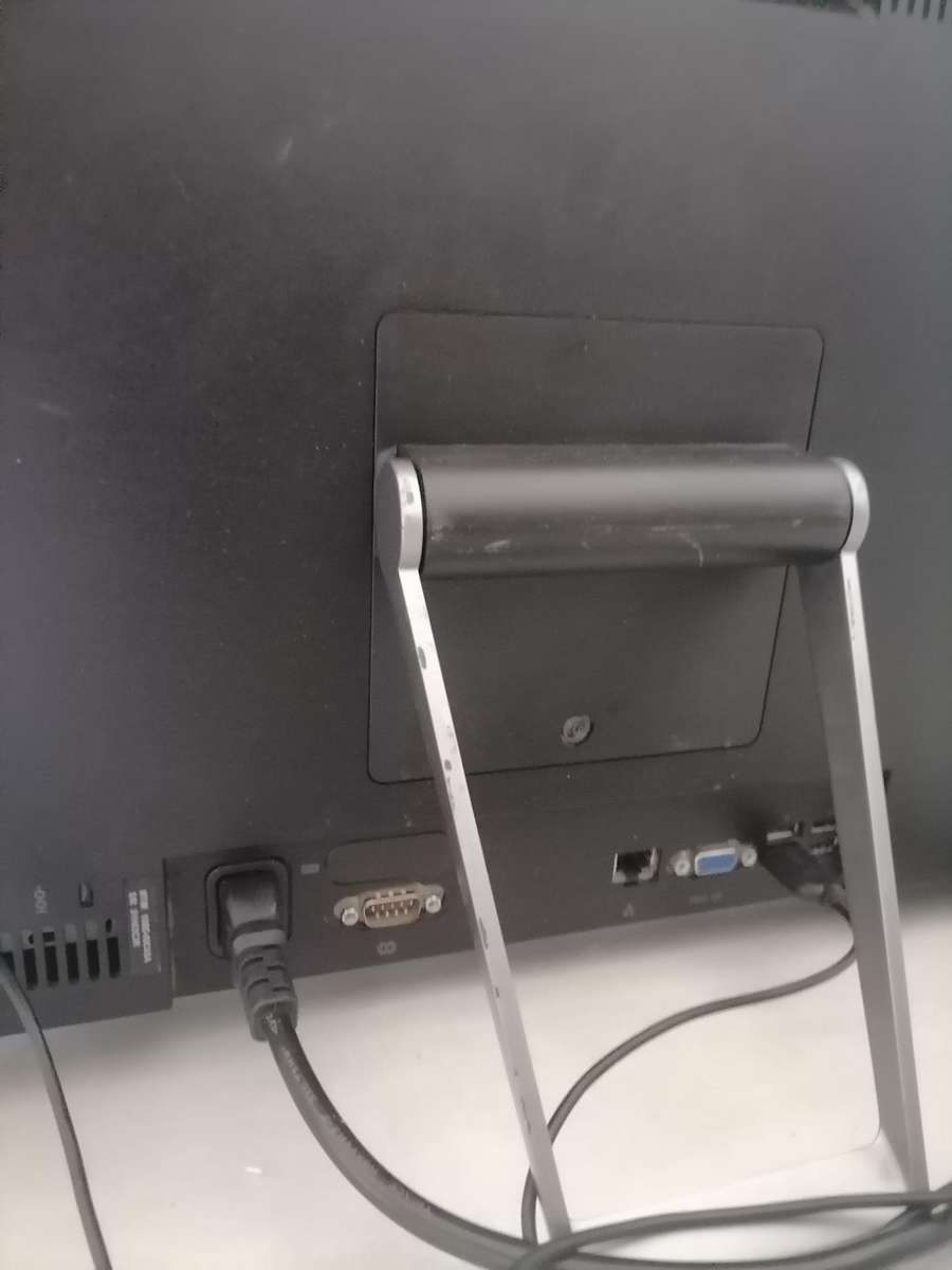 i5 AIO LENOVO 4TH GEN 8,M73Z ALL IN 1 PC*NOT PICKING UP HARD DRIVE