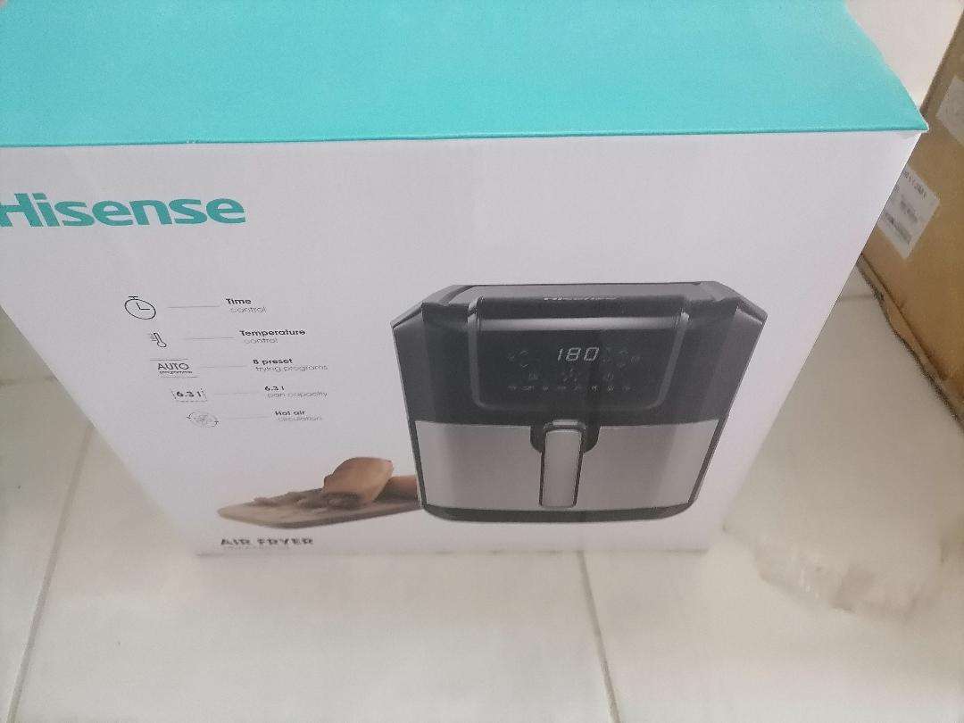 *DEFECTIVE HISENSE  AIR FRYER IN BOX(POWERS ON AND OFF)