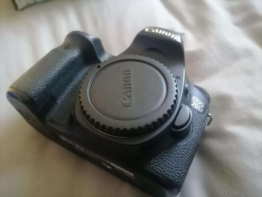 CANON EOS D70 CAMERA*LOOKS NEW*NO BATTERY*NOT TESTED*