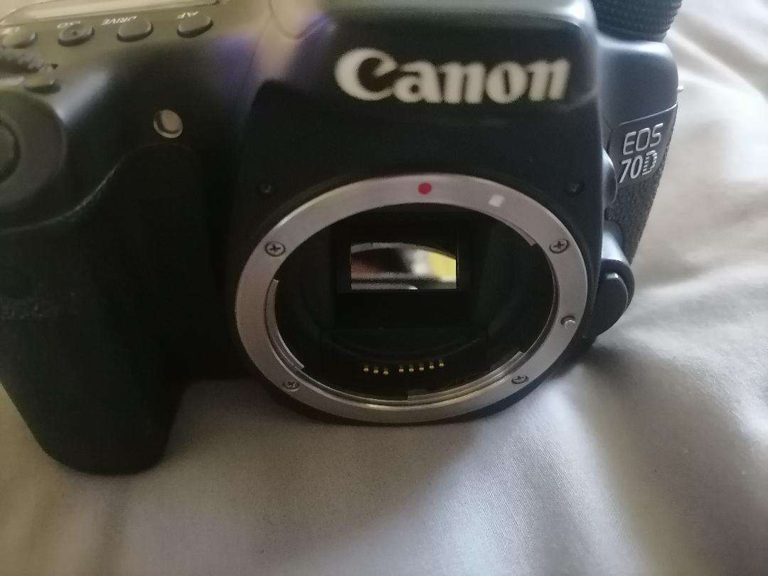 CANON EOS D70 CAMERA*LOOKS NEW*NO BATTERY*NOT TESTED*