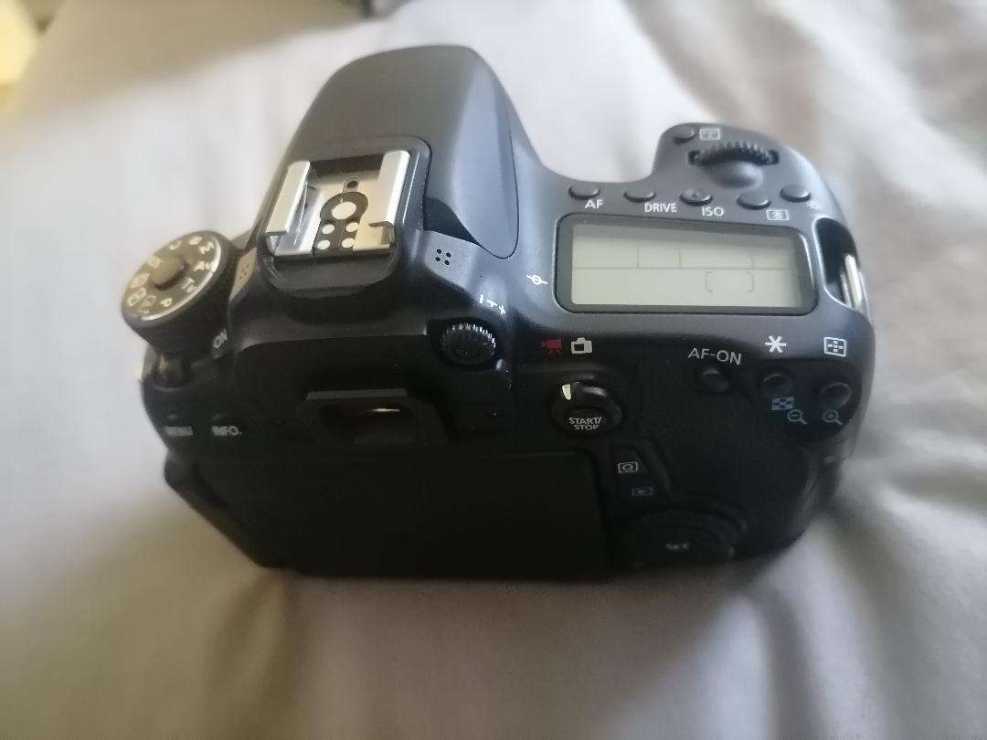CANON EOS D70 CAMERA*LOOKS NEW*NO BATTERY*NOT TESTED*