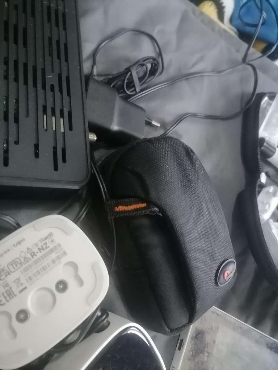 Bulk lot of electronics*one bid for the lot*