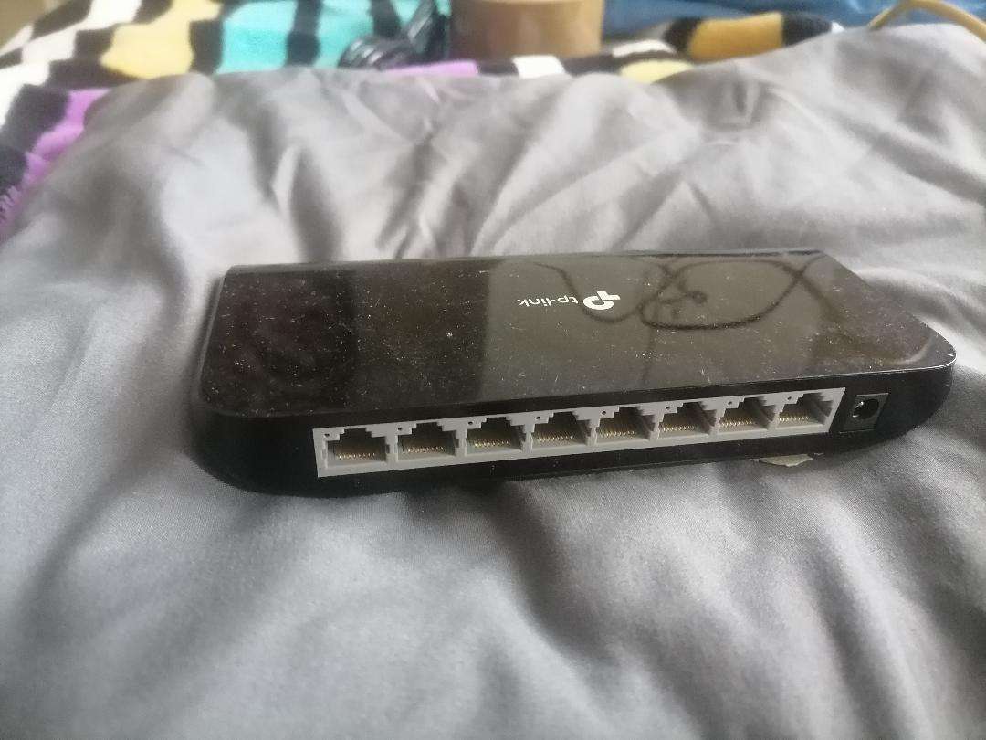 Electronic lot*tp link wif router+gigabit switch