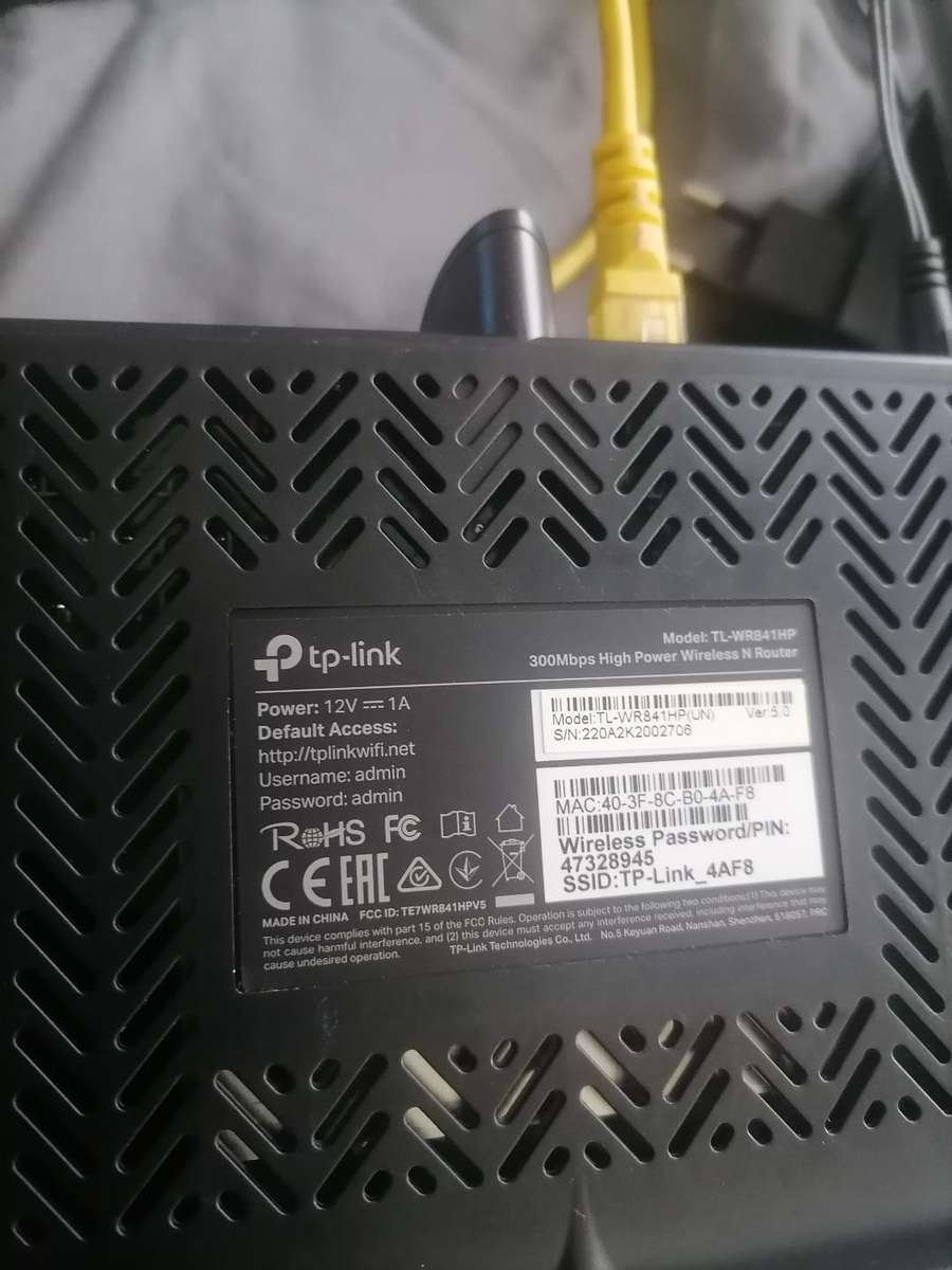 Electronic lot*tp link wif router+gigabit switch