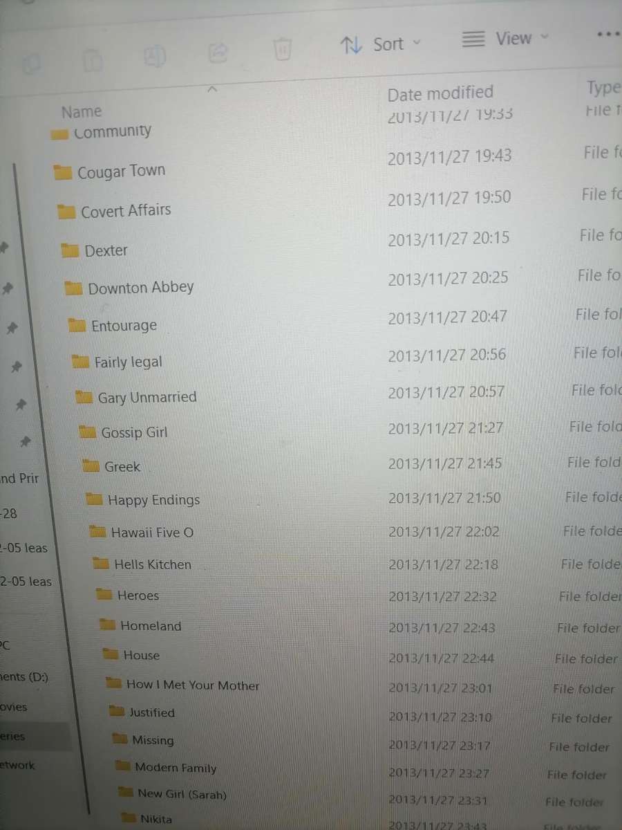 WESTEN DIGITAL 2TB HDD LOADED WITH 100S OF MOVIES AND SERIES*