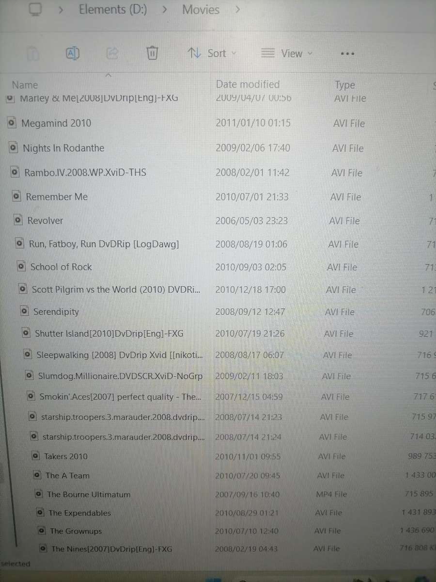 WESTEN DIGITAL 2TB HDD LOADED WITH 100S OF MOVIES AND SERIES*