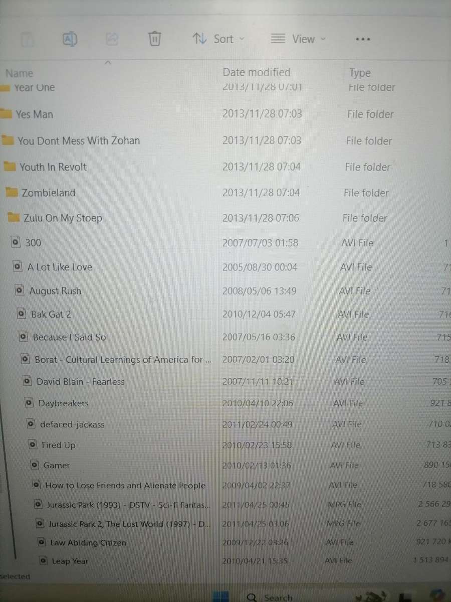 WESTEN DIGITAL 2TB HDD LOADED WITH 100S OF MOVIES AND SERIES*