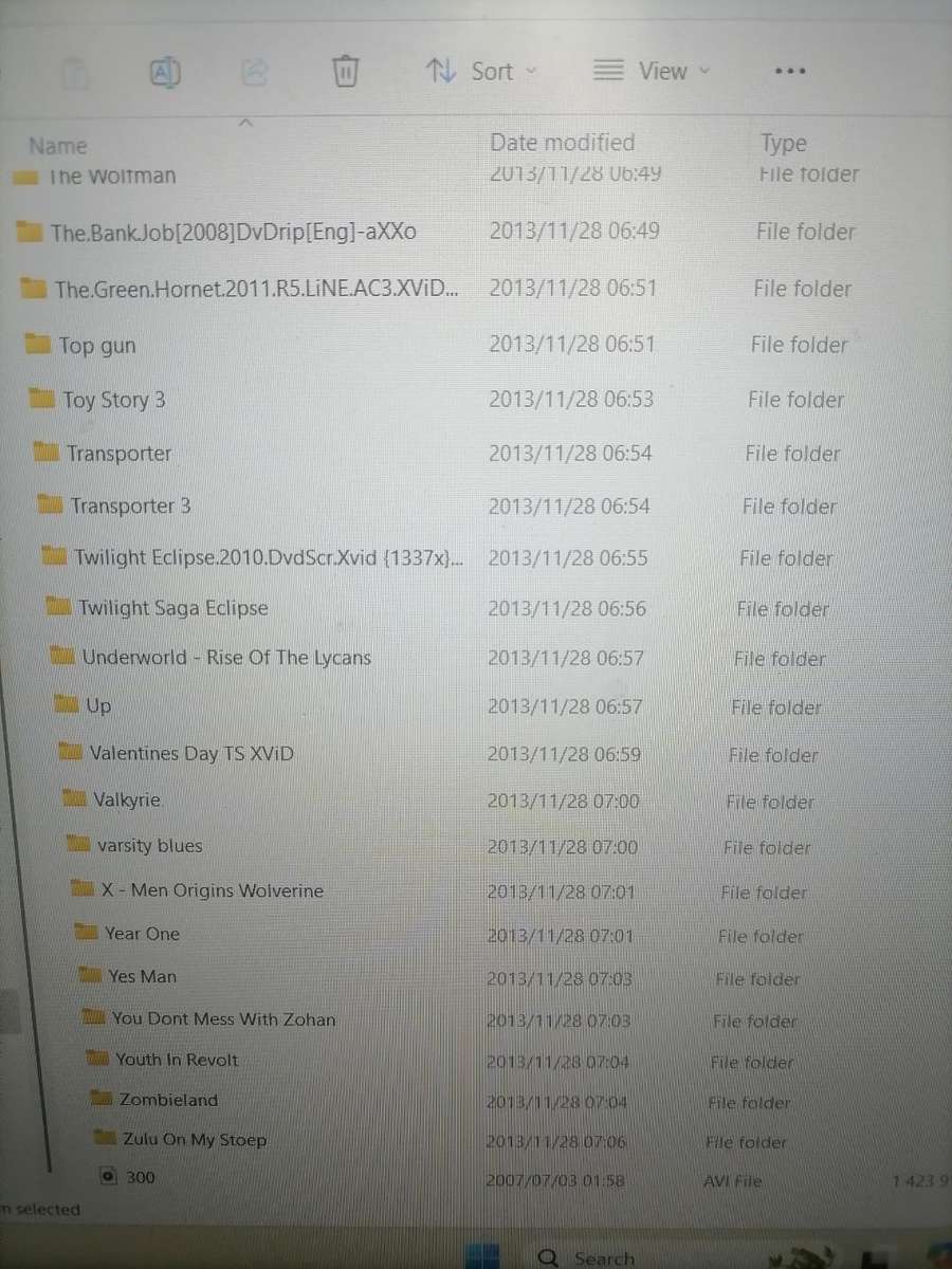 WESTEN DIGITAL 2TB HDD LOADED WITH 100S OF MOVIES AND SERIES*