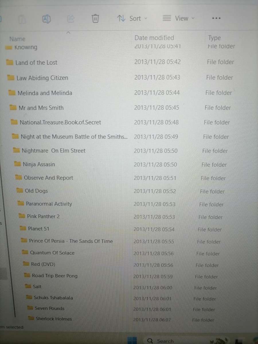 WESTEN DIGITAL 2TB HDD LOADED WITH 100S OF MOVIES AND SERIES*