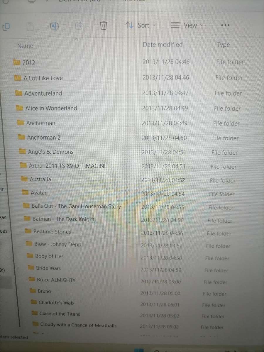 WESTEN DIGITAL 2TB HDD LOADED WITH 100S OF MOVIES AND SERIES*