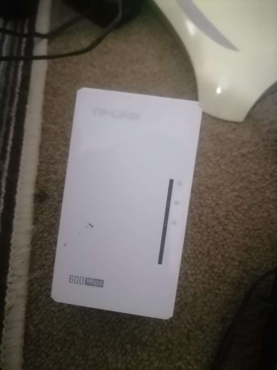 BULK LOT OF WIFI/3G ROUTERS,RANGER EXTENDER ETC*ONE BID FOR THE LOT*