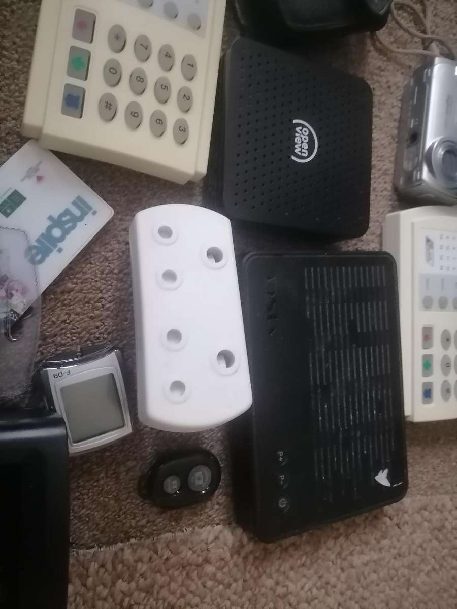 BULK LOT OF ELECTRONICS