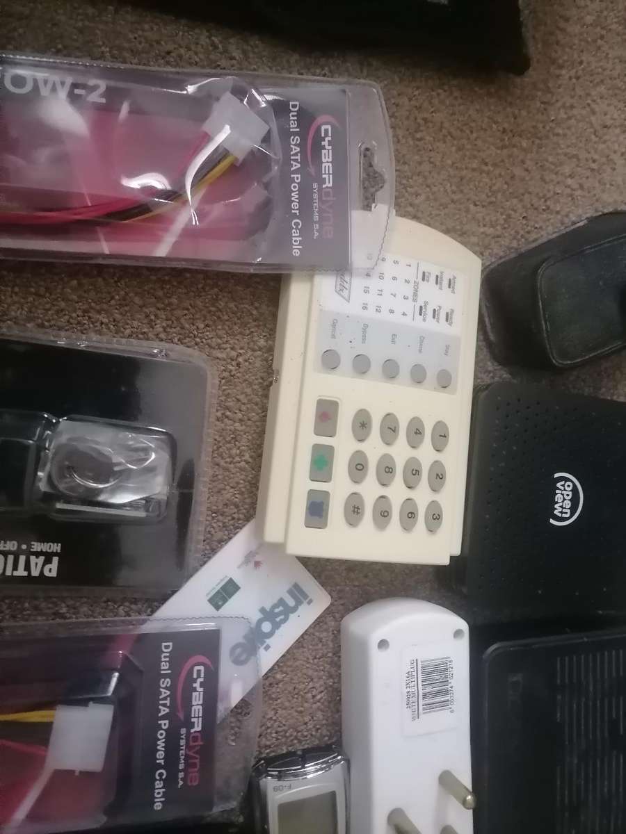 BULK LOT OF ELECTRONICS
