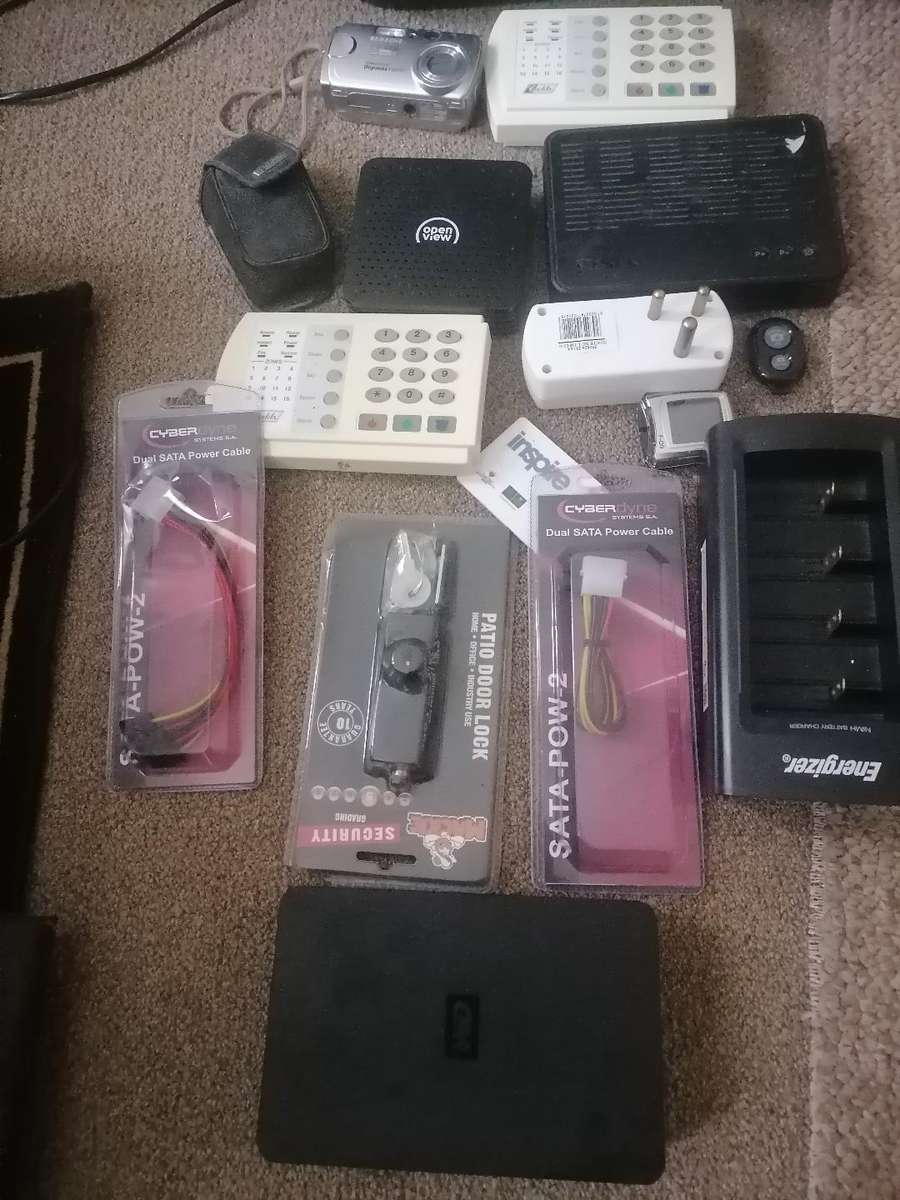 BULK LOT OF ELECTRONICS