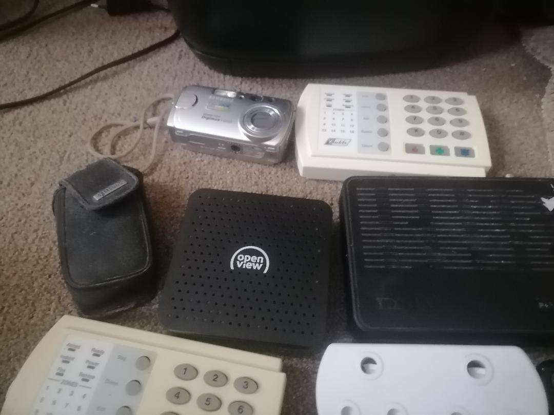 BULK LOT OF ELECTRONICS