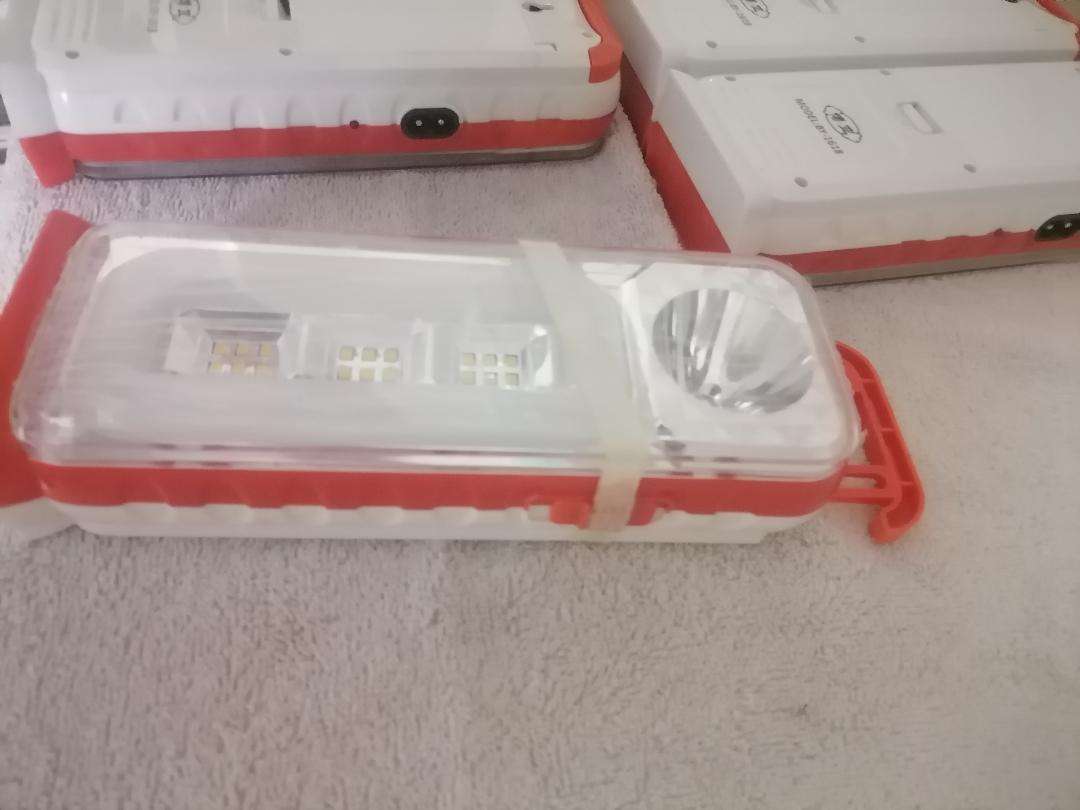 BULK LOT OF 8 X RECHARGALE BATTERY POWERED LIGHTS*ONE BID FOR THE LOT*