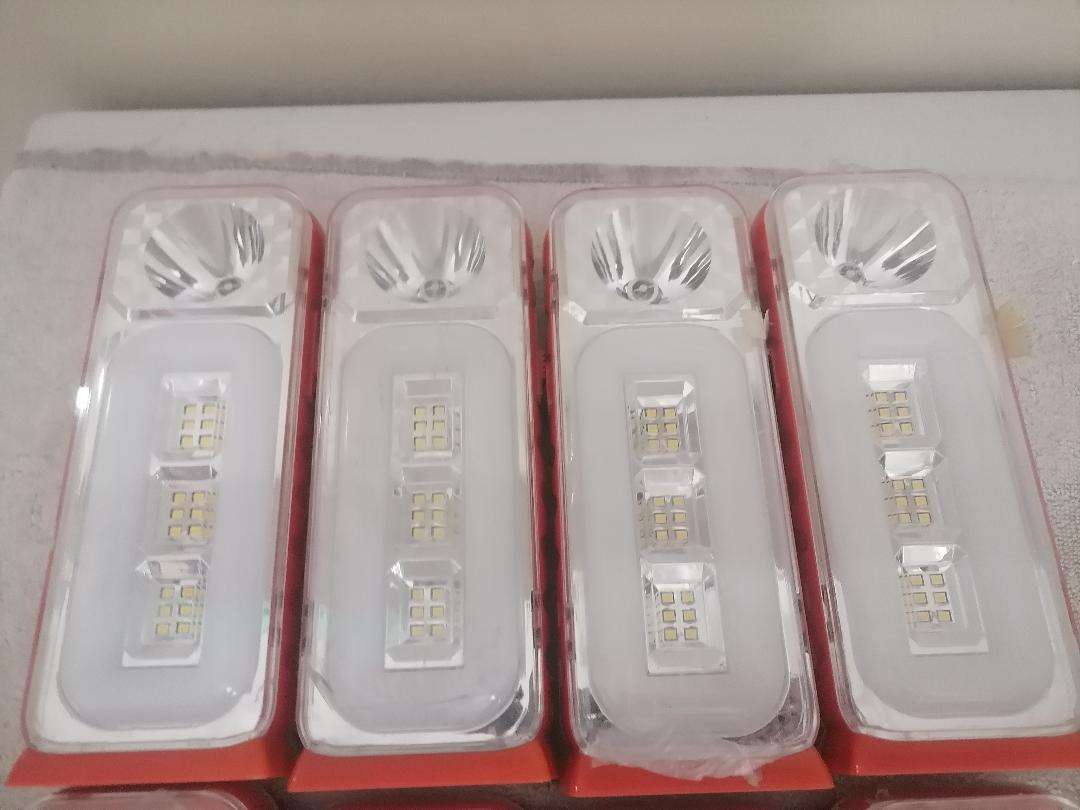 BULK LOT OF 8 X RECHARGALE BATTERY POWERED LIGHTS*ONE BID FOR THE LOT*