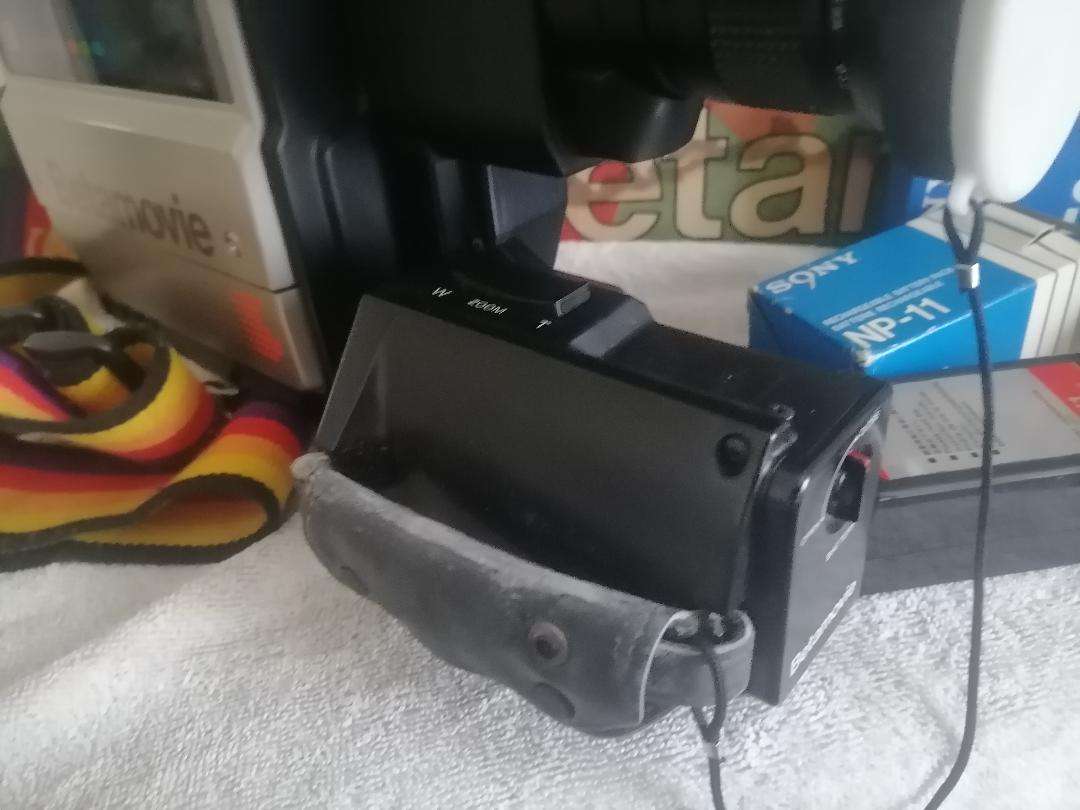 Vintage Sony Betamovie BMC-100P VIDEO CAMERA in box with batteries