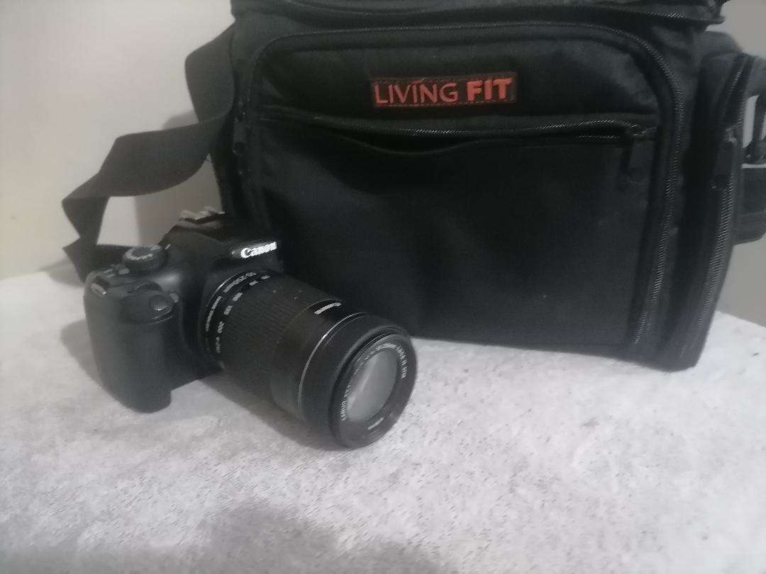 Canon EOS 1100D Digital SLR Camera with 55-250MM LENS AND BAG*UNTESTED*