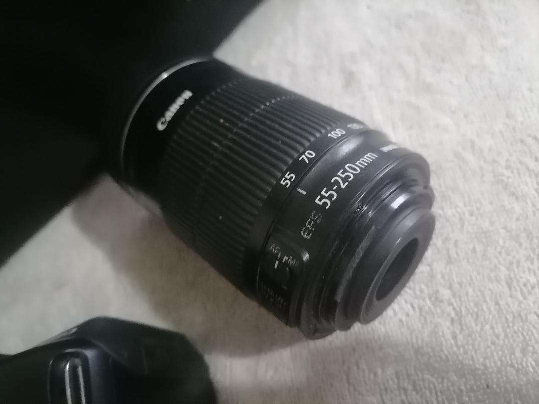 Canon EOS 1100D Digital SLR Camera with 55-250MM LENS AND BAG*UNTESTED*