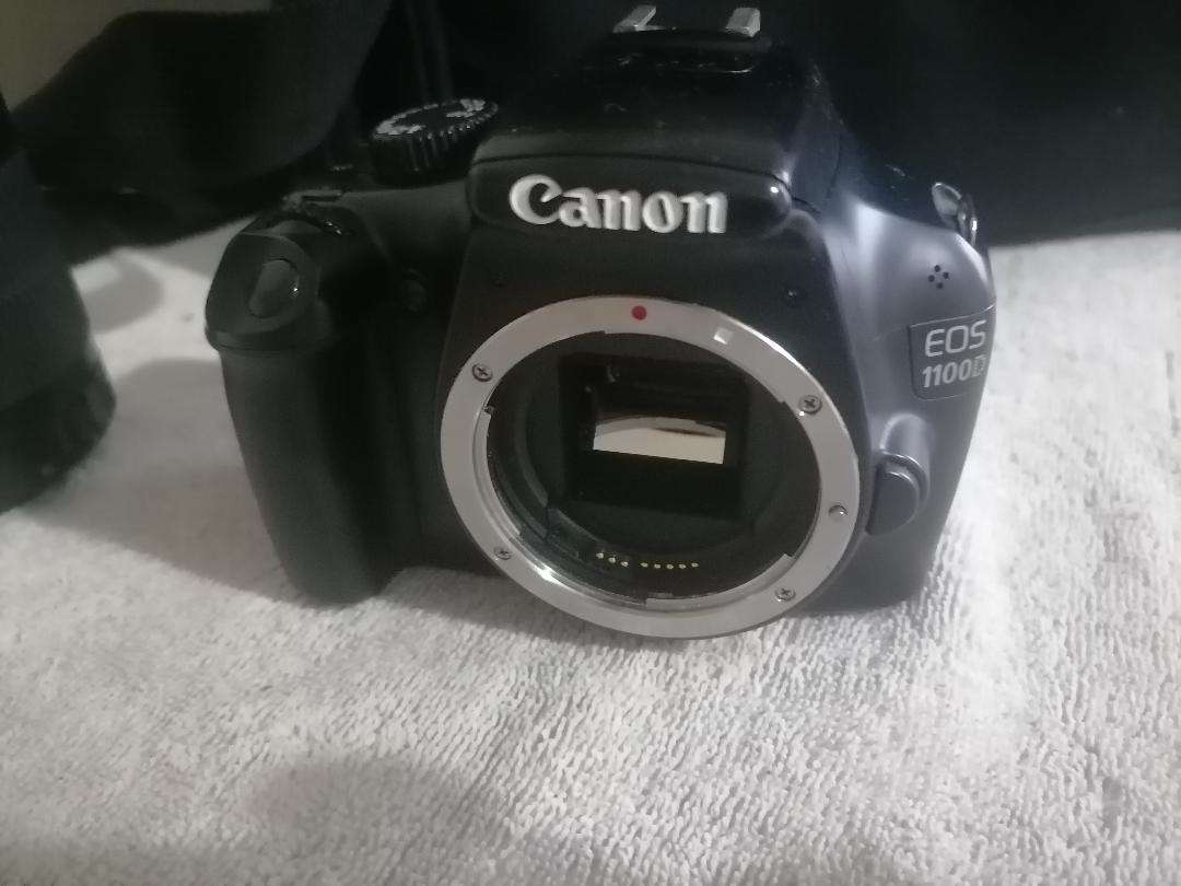 Canon EOS 1100D Digital SLR Camera with 55-250MM LENS AND BAG*UNTESTED*