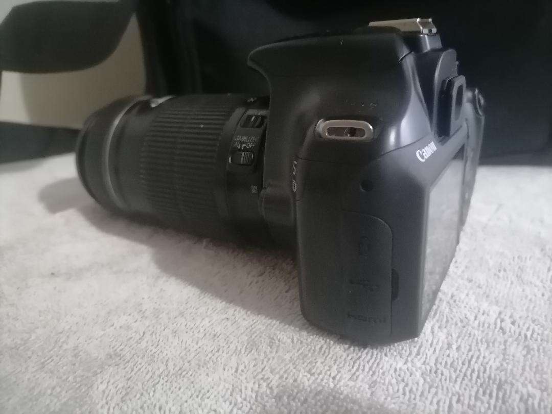 Canon EOS 1100D Digital SLR Camera with 55-250MM LENS AND BAG*UNTESTED*