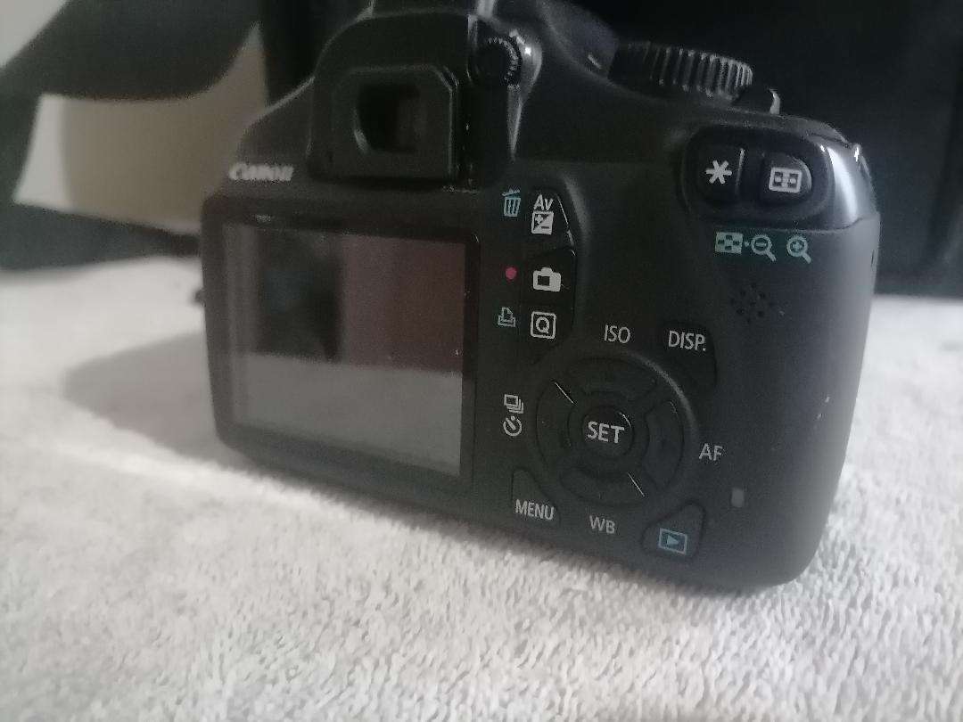 Canon EOS 1100D Digital SLR Camera with 55-250MM LENS AND BAG*UNTESTED*