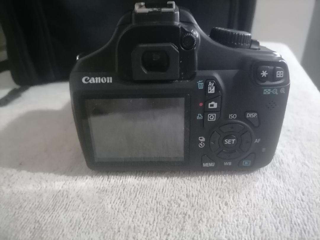 Canon EOS 1100D Digital SLR Camera with 55-250MM LENS AND BAG*UNTESTED*