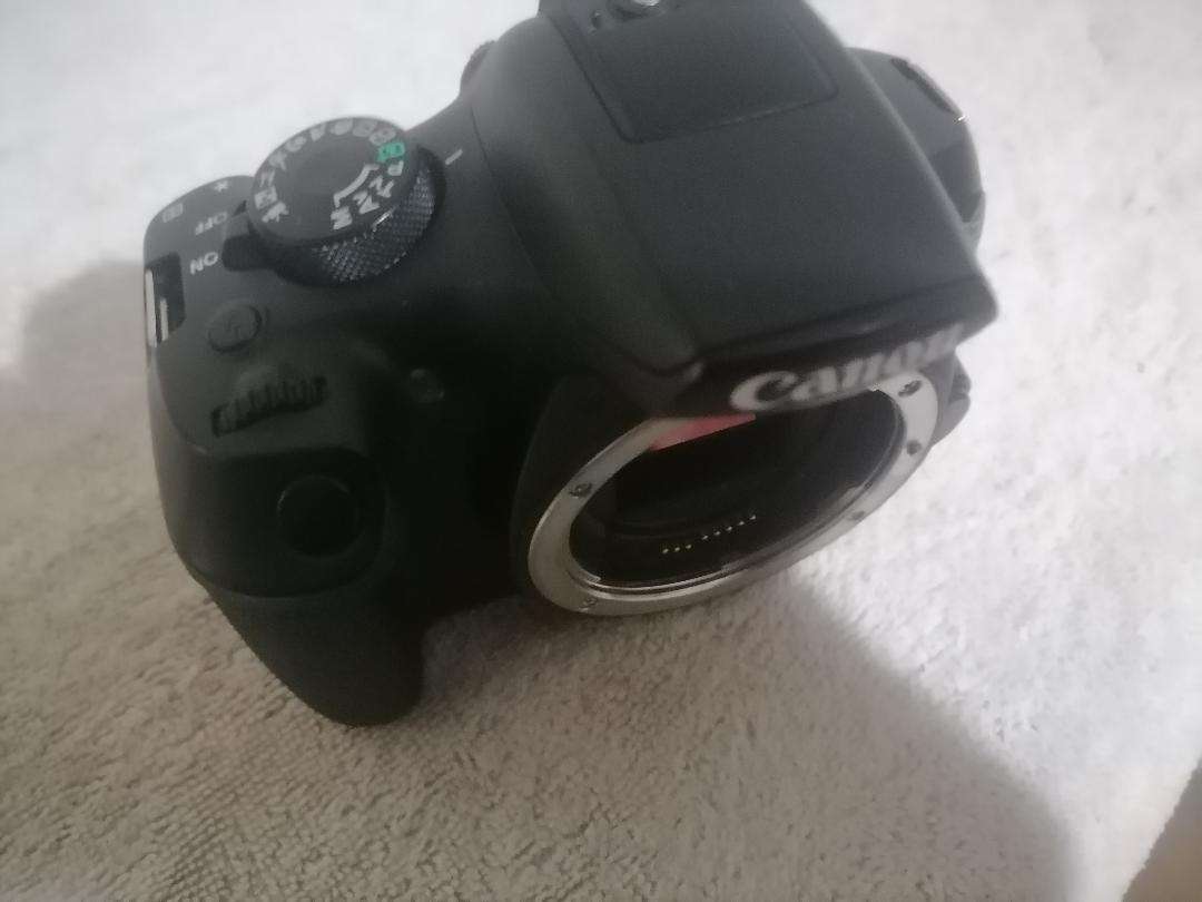 *WEEKEND SPECIAL*CANON EOS1300D DIGITAL CAMERA*NO BATTERY UNTESTED*