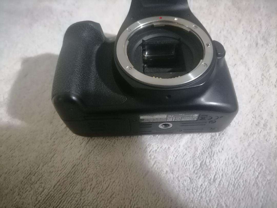 *WEEKEND SPECIAL*CANON EOS1300D DIGITAL CAMERA*NO BATTERY UNTESTED*