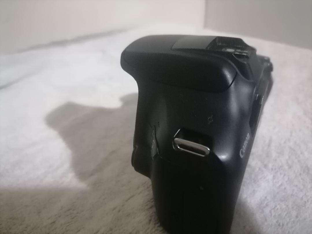 *WEEKEND SPECIAL*CANON EOS1300D DIGITAL CAMERA*NO BATTERY UNTESTED*