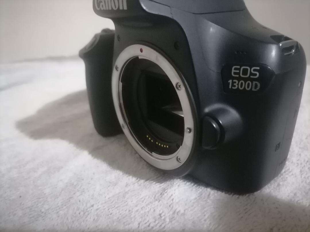 *WEEKEND SPECIAL*CANON EOS1300D DIGITAL CAMERA*NO BATTERY UNTESTED*