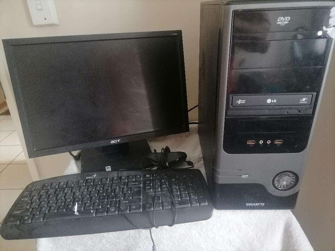 *WEEKEND SPECIAL*PC TOWER WITH RAM  AND HDD, SCREEN, KEYBOARD MOUSE*