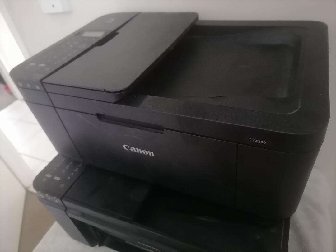 *WEEKEND SPECIAL*LOT OF 2 X CANON PRINTERS WITH CARTRIDGES*SOLD AS IS*