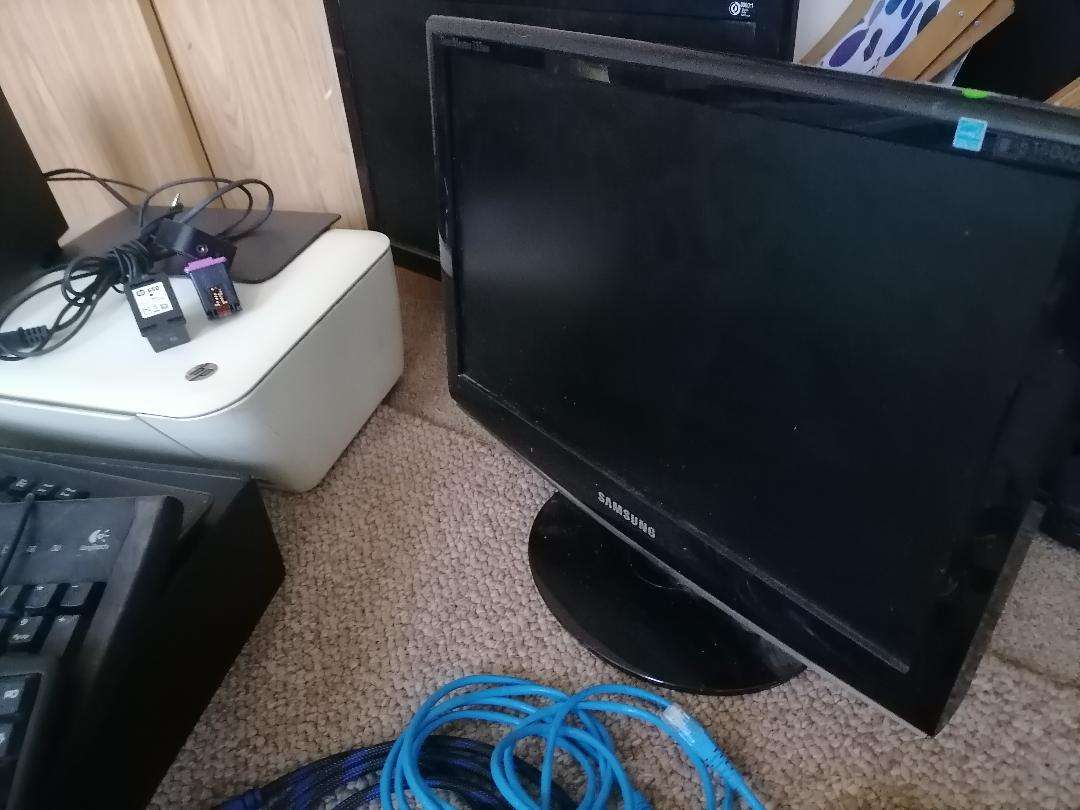 **BULK LOT OF ELECTRONICS*COMPUTER ACCESSORIES ETC*
