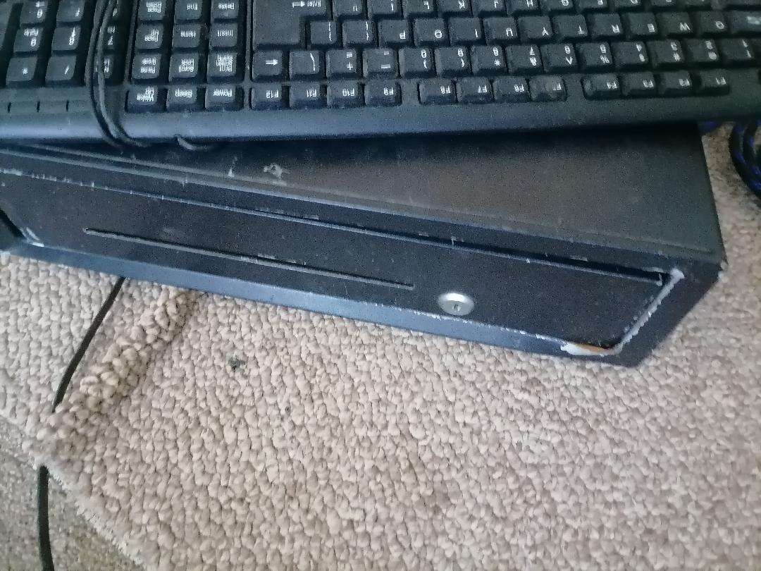 **BULK LOT OF ELECTRONICS*COMPUTER ACCESSORIES ETC*