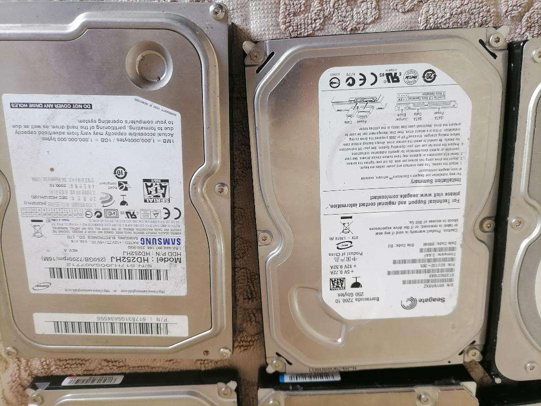 *BULK LOT OF HARD DRIVES*ONE BID FOR THE LOT*