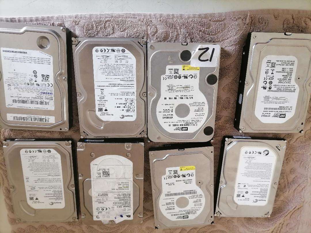 *BULK LOT OF HARD DRIVES*ONE BID FOR THE LOT*